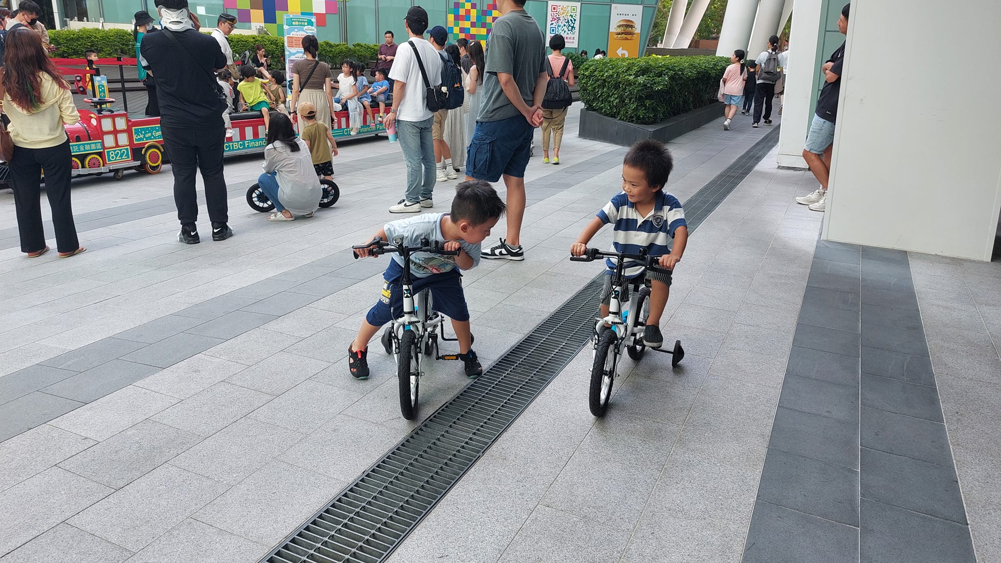 手機上傳