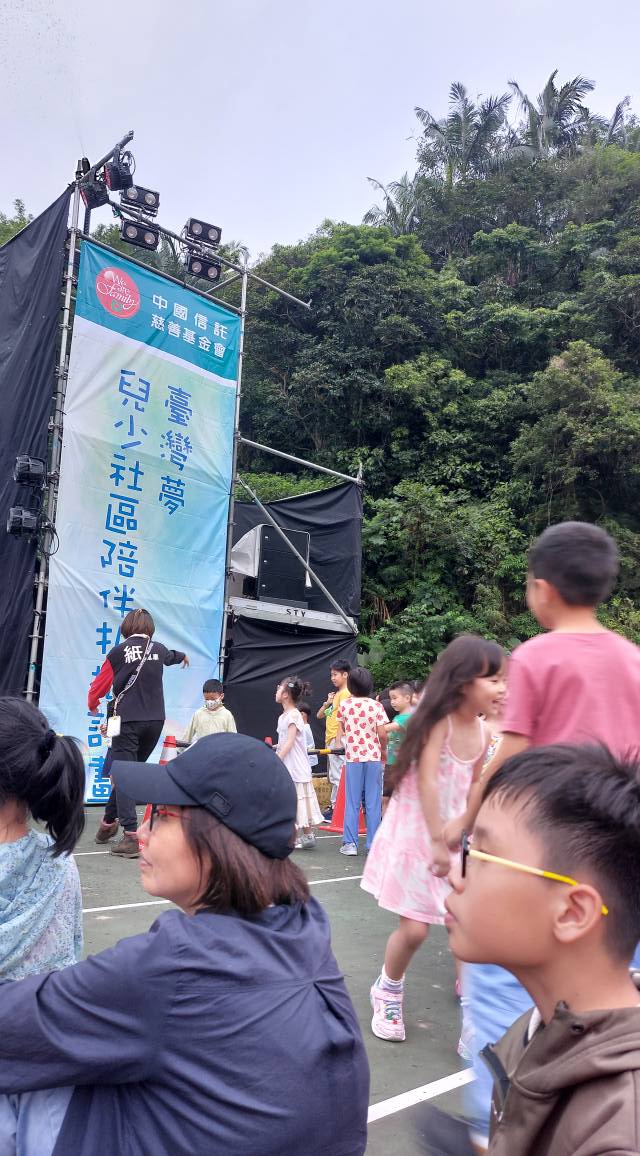 舊莊國小看紙風車劇團演出觀賞紀行