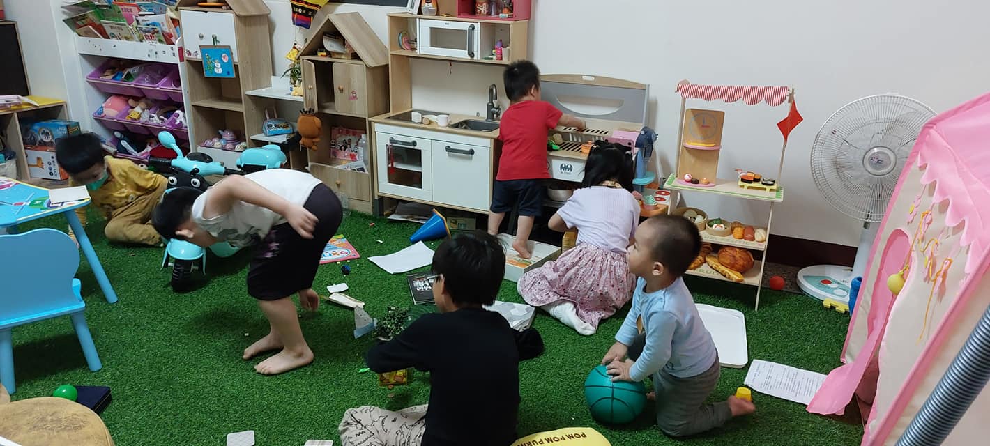儼然有小型親子館親子遊玩