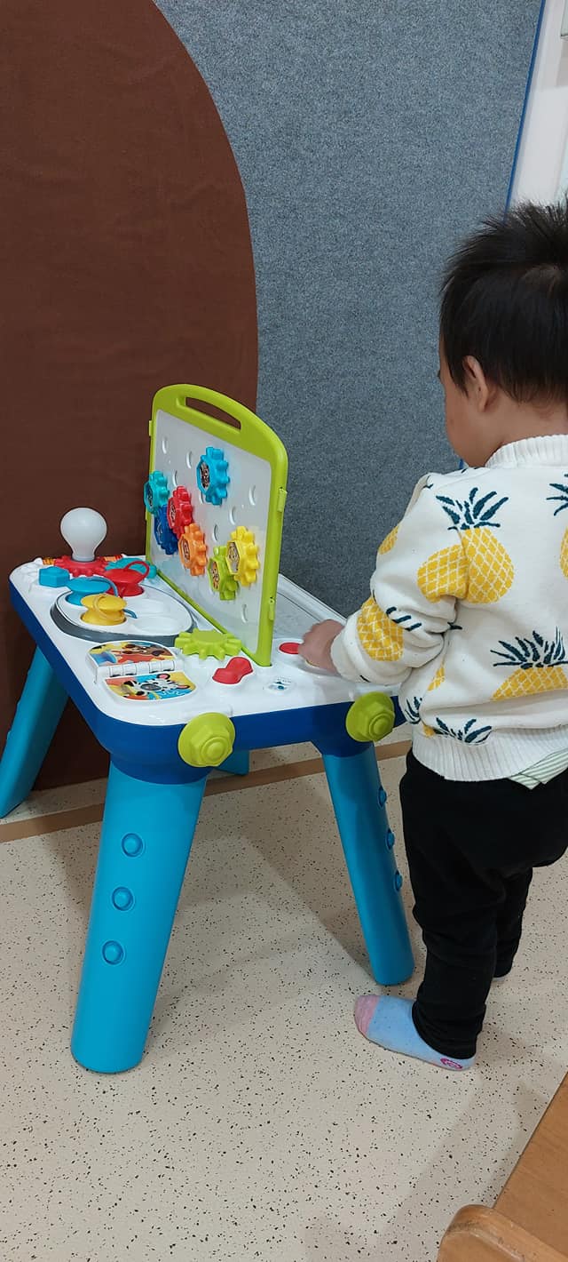 平日親子館親子遊玩
