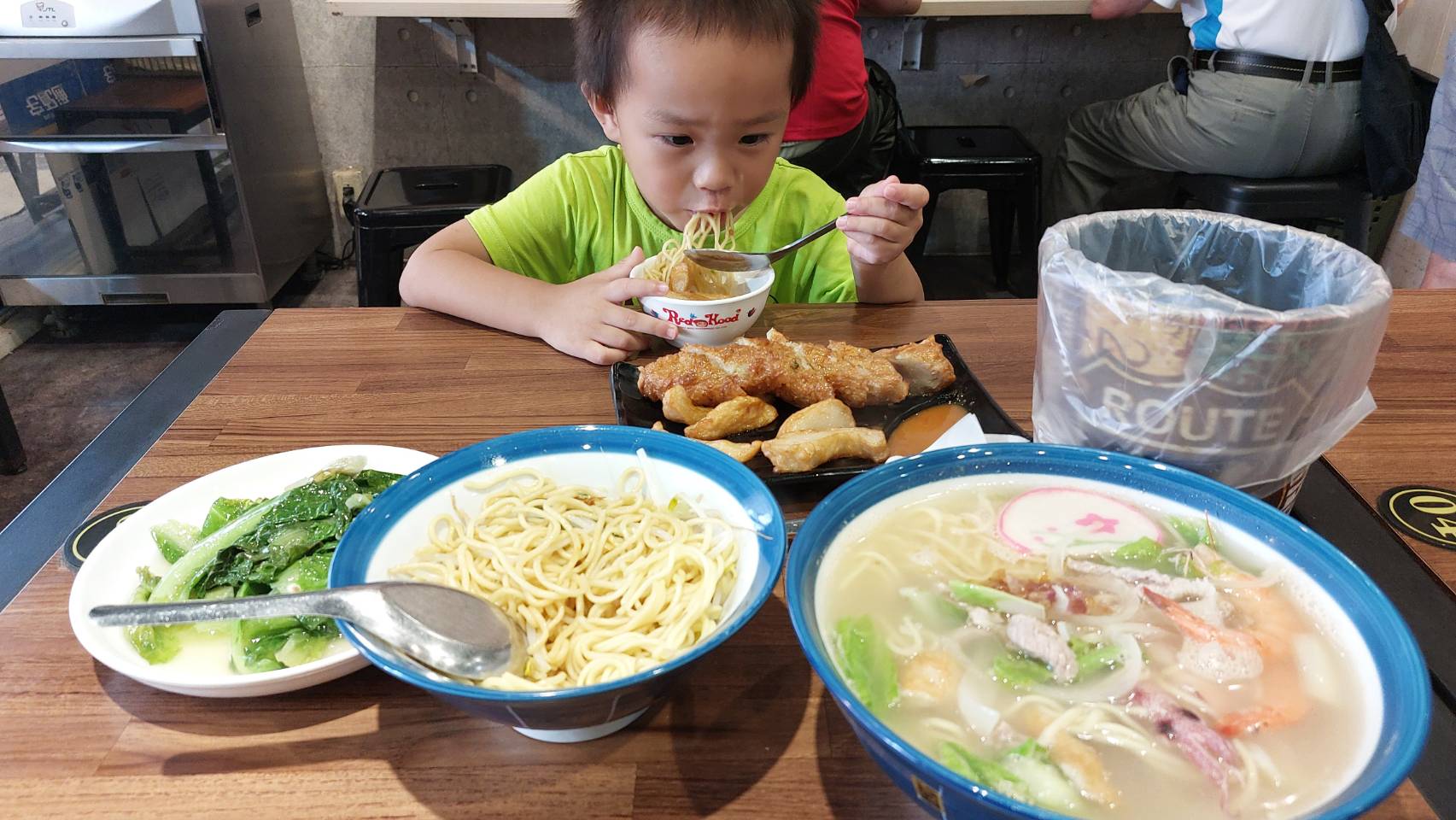 隆市中正區八斗國民小學路邊或國立海洋科技博物
